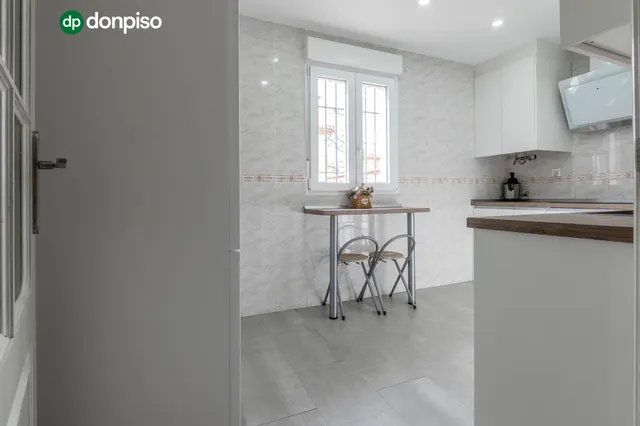 Encantadora Casa Reformada en Ogijares con Vistas y Espacios para Disfrutar — 11