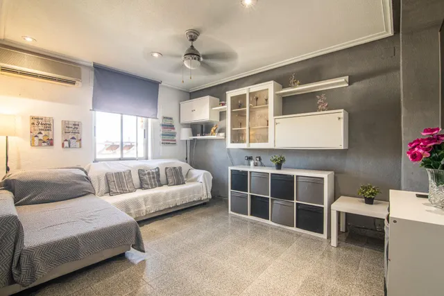 3º sin ascensor, de 3 habitaciones, 1 baño y balcón — 7