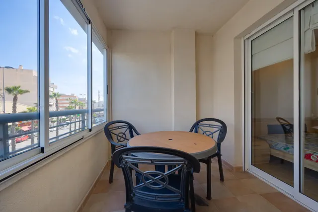 Venta de amplio apartamento seminuevo Ed.Torreaguas Torrevieja — 7