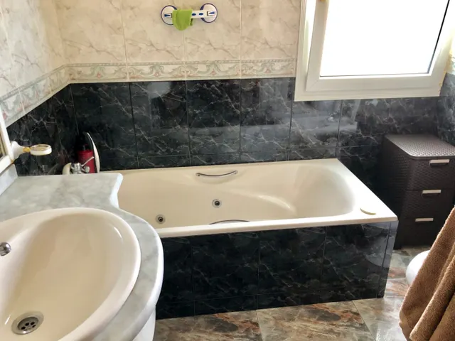 GRAN CASA EN VENTA EN URB. CAN CASAS — 35