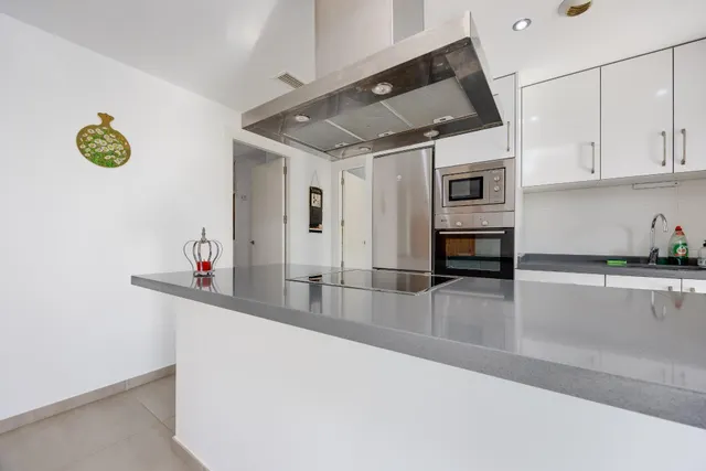 Apartamento de 2 dormitorios y 2 baños en los dolses (orihuela costa) — 17