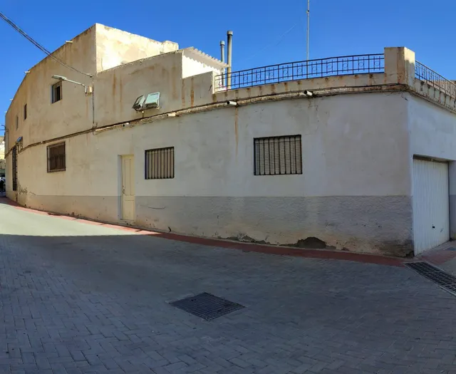 SE VENDE  CASA EN CANTORIA ( ALMERÍA ), DE 5 habitaciones Y GARAJE. — 3
