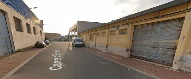 NAVE INDUSTRIAL EN VENTA EN REUS – 400 m2 - foto 2