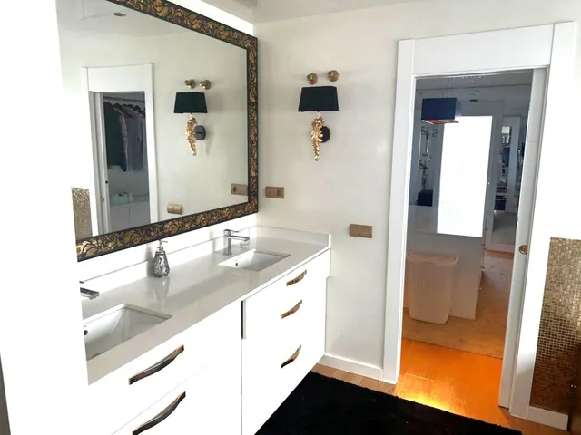 Chalet 4 habitaciones 387m² en venta - Centro — 24