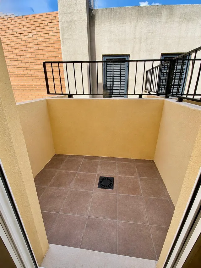 Ático dúplex de 4 dormitorios con terraza de 20,76 m2, 2 garajes y trastero en Picanya — 11