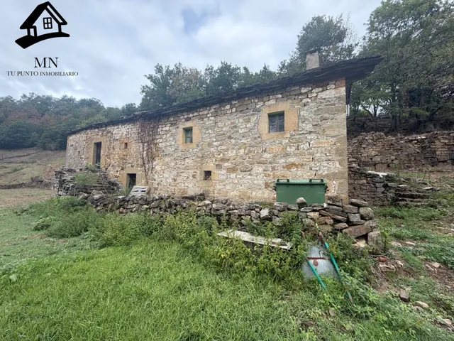 Dos cabañas pasiegas pareadas en finca llana ,con luz, agua  - foto 2