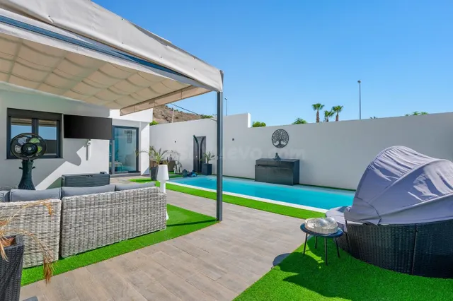 VILLA DE 4 DORMITORIOS Y 2 BAÑOS EN FORTUNA (MURCIA) — 6
