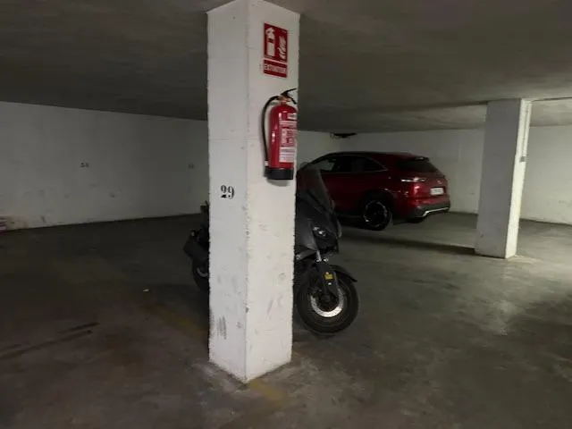 Amplio Garaje para coche y moto disponible en abril de 2026 — 8
