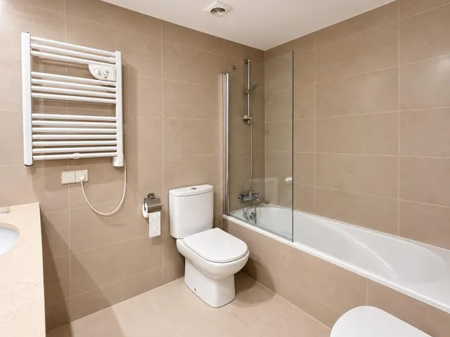 Alquiler de amplio piso 3 habitaciones con terraza, piscina, parking y trastero en Palma — 15