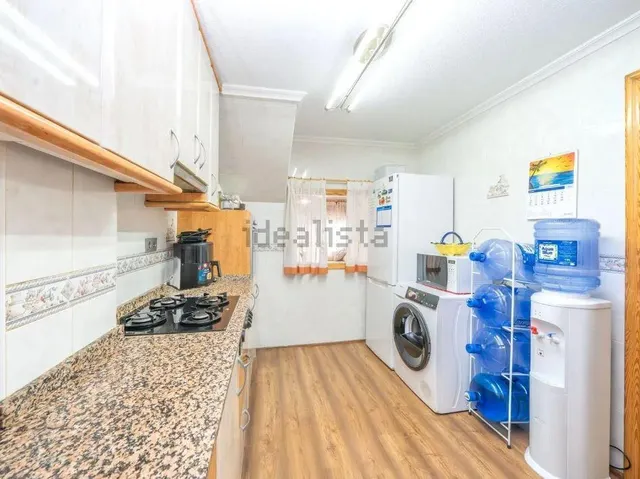 Duplex reformado junto al paseo marítimo y el parque Reina Sofía. — 13