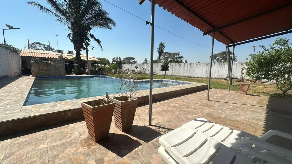 82.000$us Bonita casa con Piscina en Cotoca, Villa esmeralda