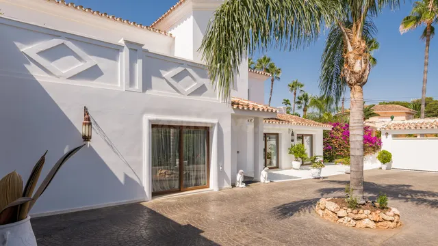 Chalet 5 habitaciones 292m² en venta - Costa Del Sol - foto 2