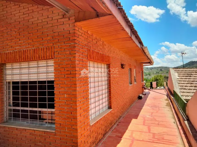 SE VENDE CHALET EN HONDON DE LOS FRAILES — 21
