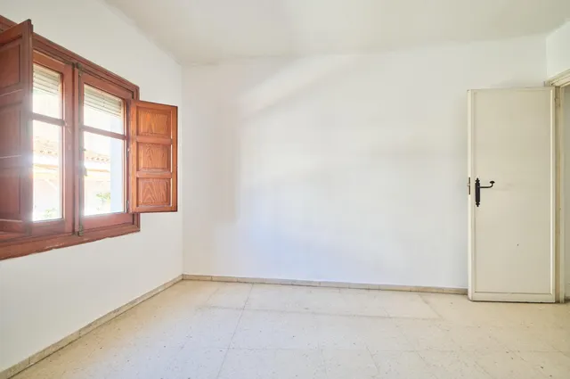 Piso en calle Tornería junto a Hotel María Luisa — 28