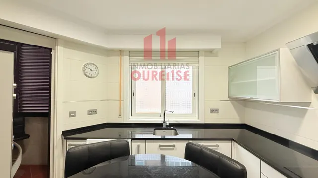 PRECIOSA VIVIENDA SEMINUEVA SITUADA EN O COUTO — 8