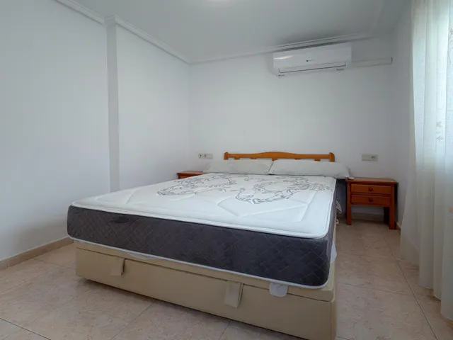 Fantastico atico con amplia terraza y piscina comunitaria, esta semi reformado — 13