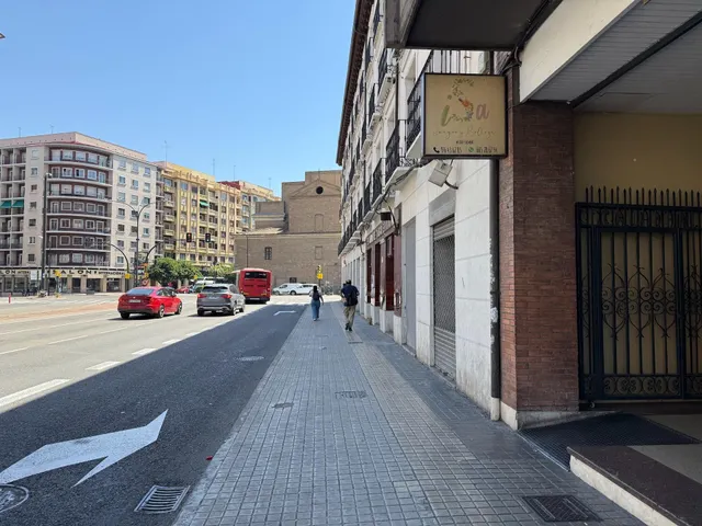 Local comercial en alquiler en Calle Borao. Zaragoza — 11