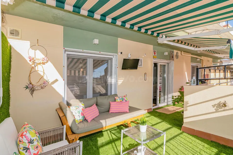 ¡Tu Nuevo Hogar te espera!  Semi-ático Reformado con Gran Terraza, junto Virgen de Las Angustias