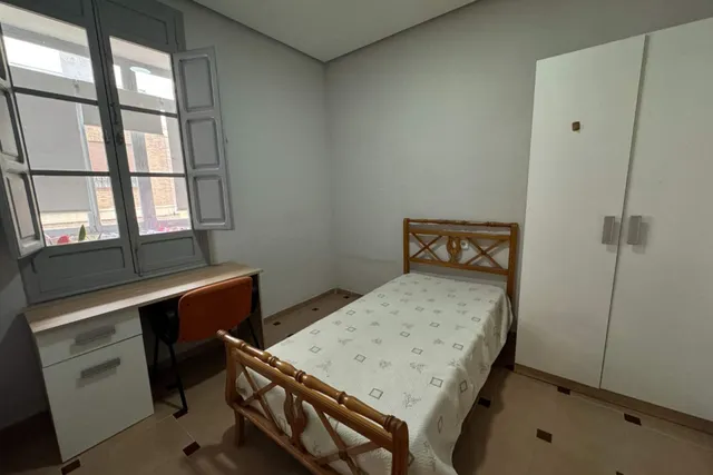 ALQUILER  habitaciones ESTUDIANTES CENTRO — 30