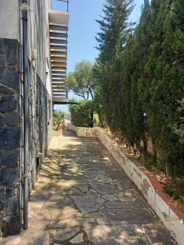 Casa con jardín y vistas en venta en el puerto de Llançà. — 44