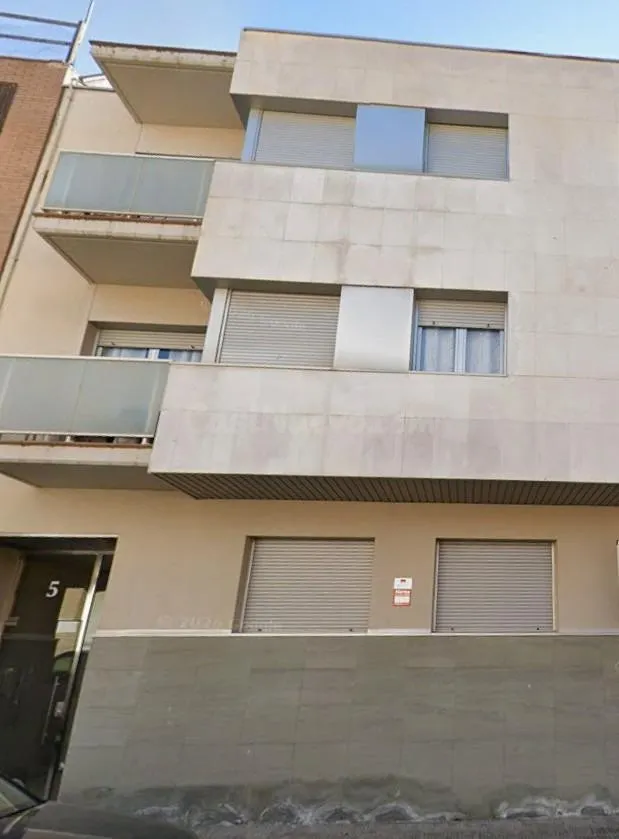 Se vende piso OKUPADO en Calle Doctora Castells 5 de Alcolet - foto 3