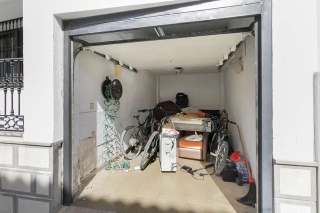 ¡OPORTUNIDAD EN ÍLLORA! Amplia casa adosada con parking y zonas verdes ✨ — 26