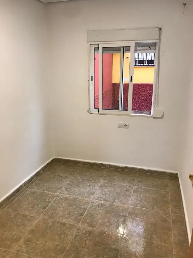 BAJO VIVIENDA DE 3 habitaciones, EXCELENTE INVERSION CON SENTIDO. — 10
