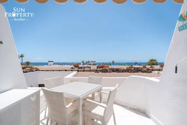 ESTUDIO REFORMADO CON VISTAS AL MAR EN COSTA ADEJE