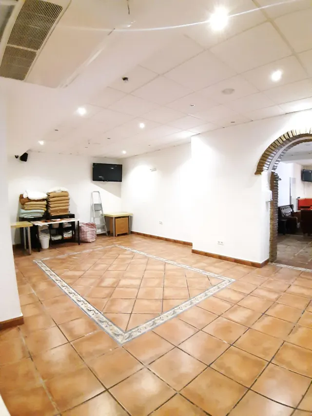Amplio Local Comercial de 600 m2 en Ubicación Estratégica de Calahonda Baja — 20