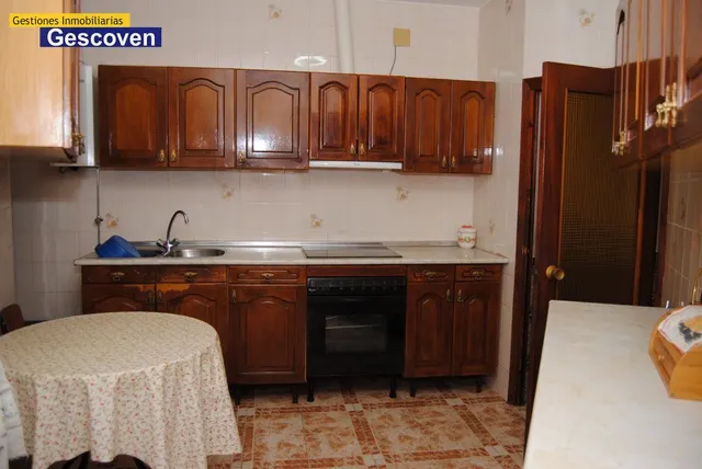 VIVIENDA CÉNTRICA CON AMPLIAS POSIBILIDADES — 16