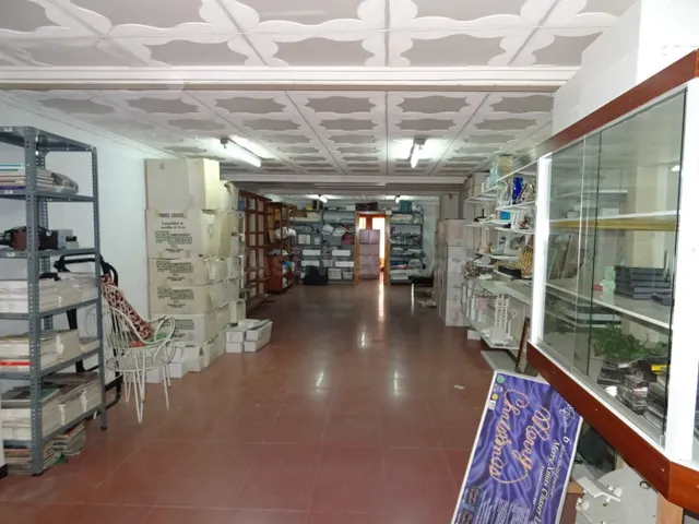 SE VENDE EDIFICIO CON DOS PISOS Y UN LOCAL COMERCIAL EN EL C - foto 4