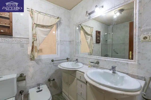 Amplia vivienda en pleno centro de Granada — 23