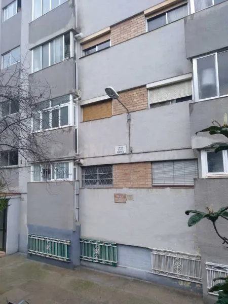 Se vende Piso OKUPADO en Agudes 134 Barcelona, (Barcelona). — 2