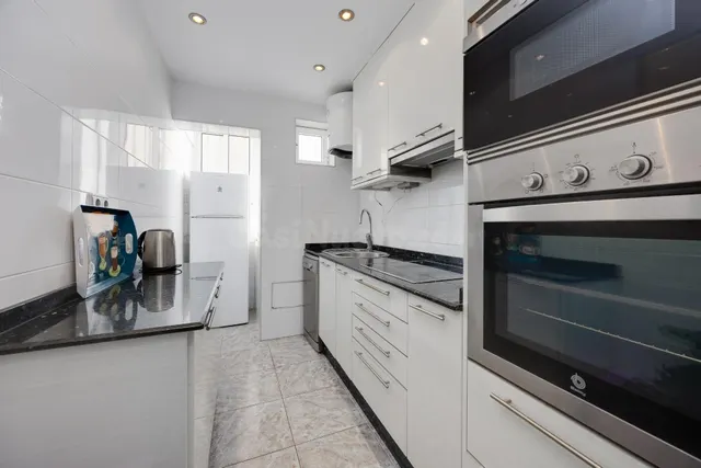 Apartamento de dos dormitorios, en primera línea, con fantás - foto 4