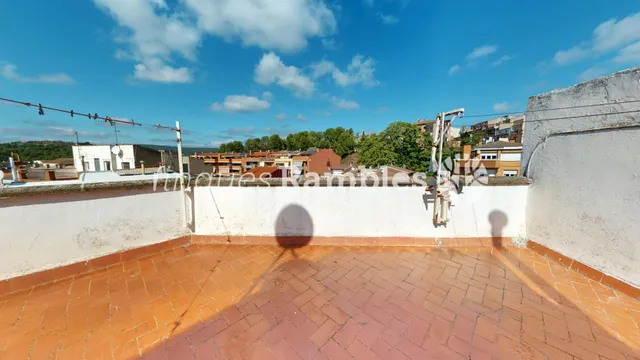 Dues terrasses, bones vistes i la calma d'un àtic a Igualada — 21
