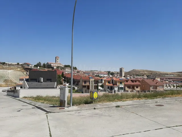 Parcela en venta en Cuéllar. Urbanización Las Lomas. Superfi