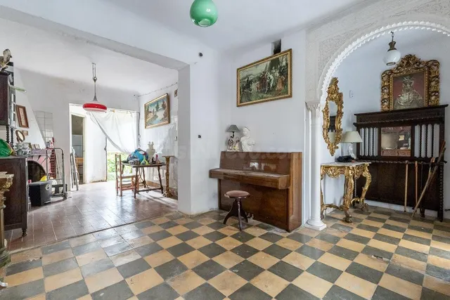 Casa con Parcela a Reformar en Granada — 5