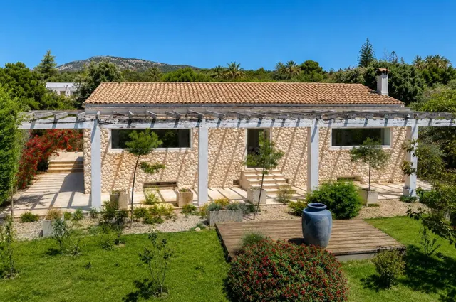 Casa unifamiliar con un jardín de ensueño