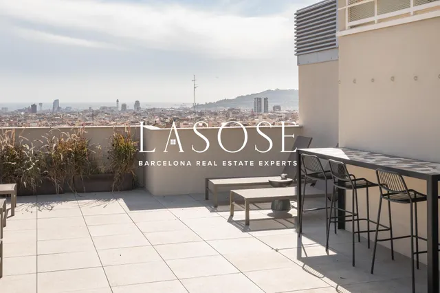 Acogedor piso de dos dormitorios, balcón y terraza comunitaria en alquiler en La Salut — 26