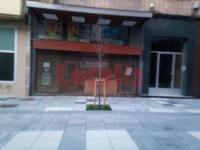 Local en venta en Torrelavega de 136 m2 — 2