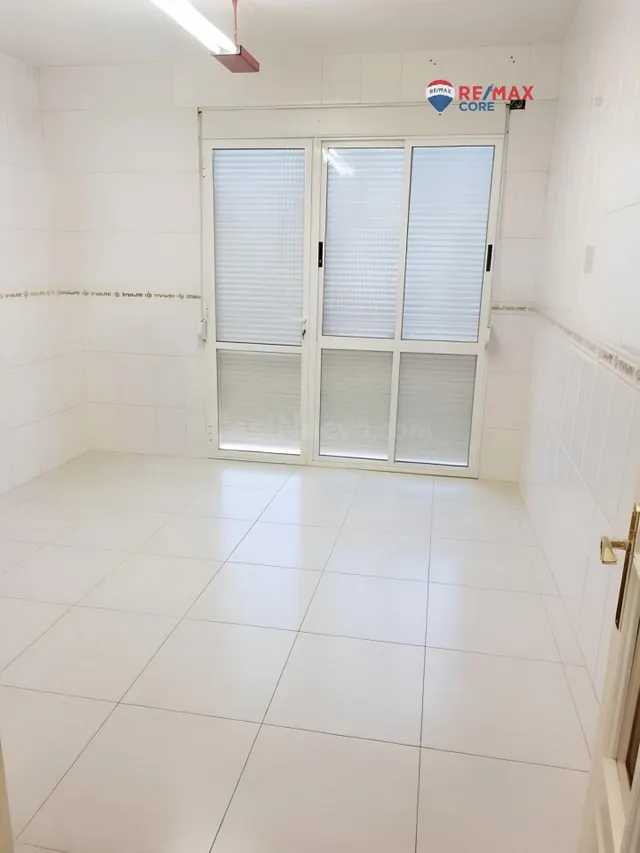 Piso en Ronda Norte: Espacio y Comodidad a su Alcance - foto 3