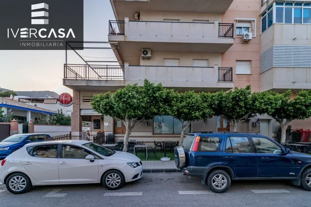 Restaurante completamente equipado y acondicionado, listo para funcionar. — 19