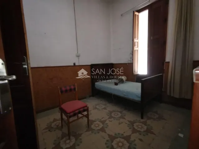 SE VENDE CASA EN JACARILLA,  PARA REFORMAR — 14