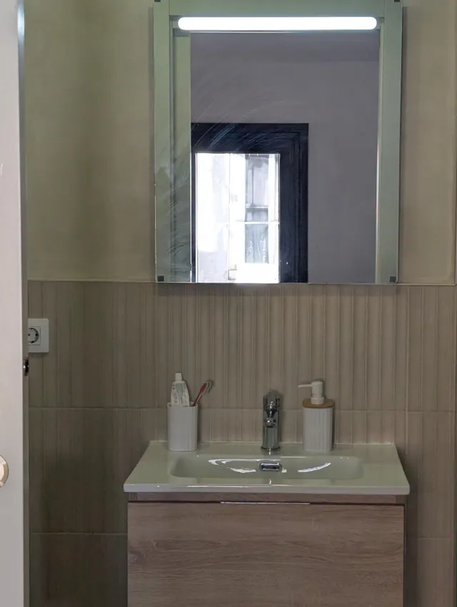Casa en barri antic – totalmente rehabilitada – 3 lavabos completos — 22