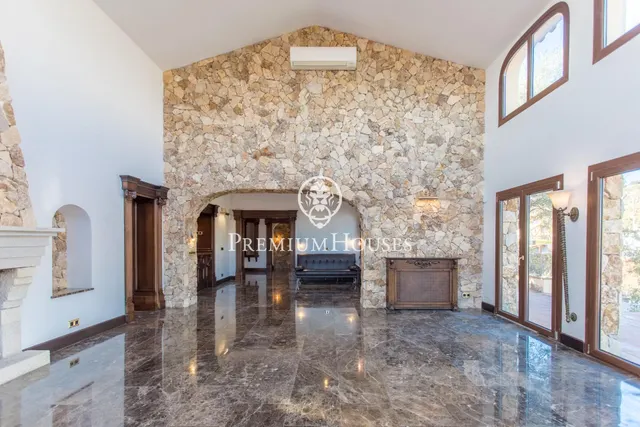 Casa en venta con bonitas vistas al mar en Cala Sant Francesc — 13