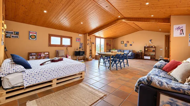 Ático dúplex de 5 dormitorios en el corazón de Valls con garaje privado y piscina — 42