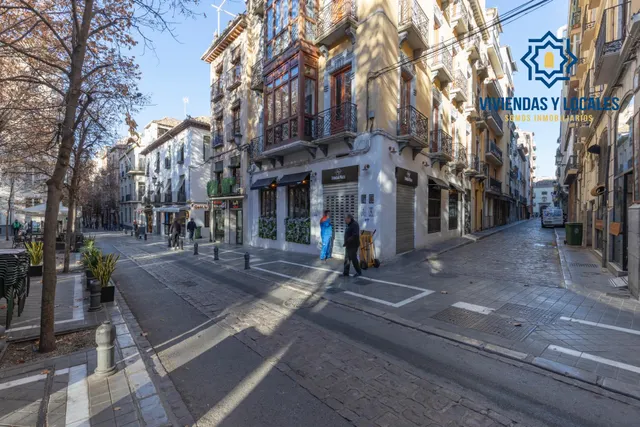 Oportunidad junto a plaza Trinidad — 40