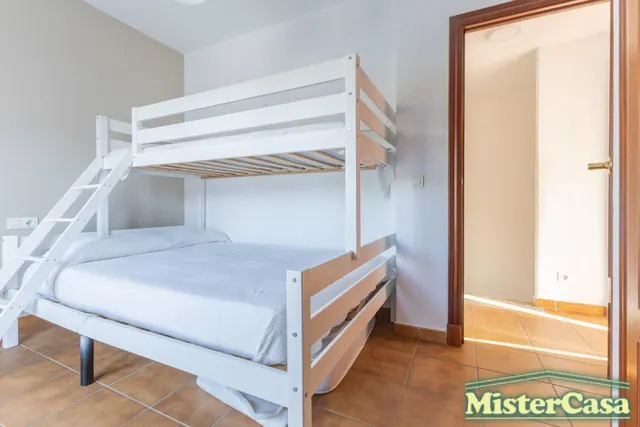 Exclusiva !!casa adosada en esquina con patio privado, piscina y aparcamiento propio en costa ballena, Rota — 47