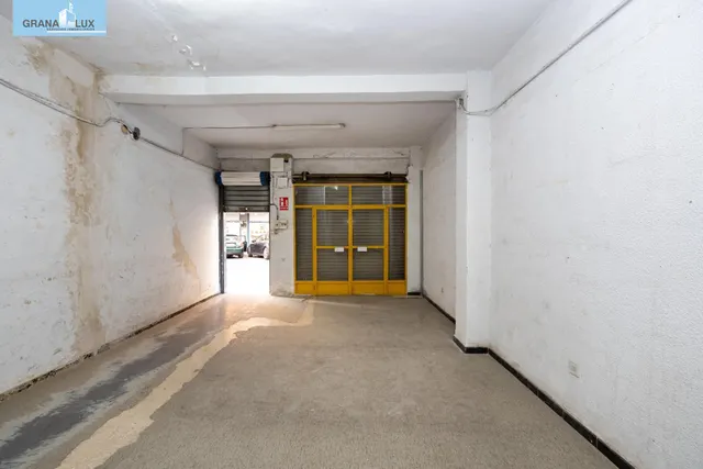 ¡Oportunidad Única en Angel Barrios! Local de 147m2 por solo 190.000€ — 8