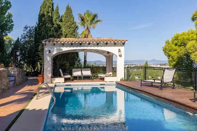Fantastica Villa mediterránea con vistas panorámicas al mar en Las Rotas — 10
